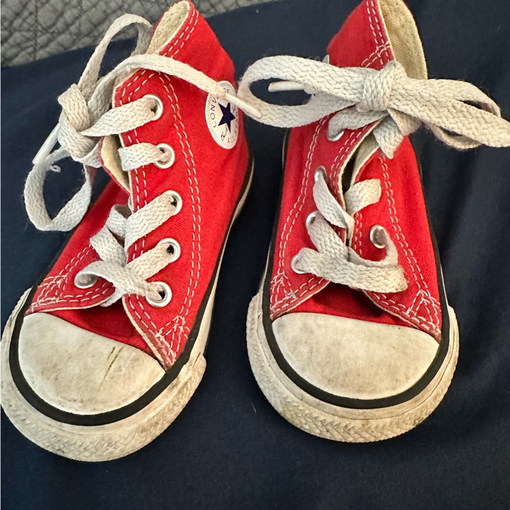 Converse high tops toddler size 5